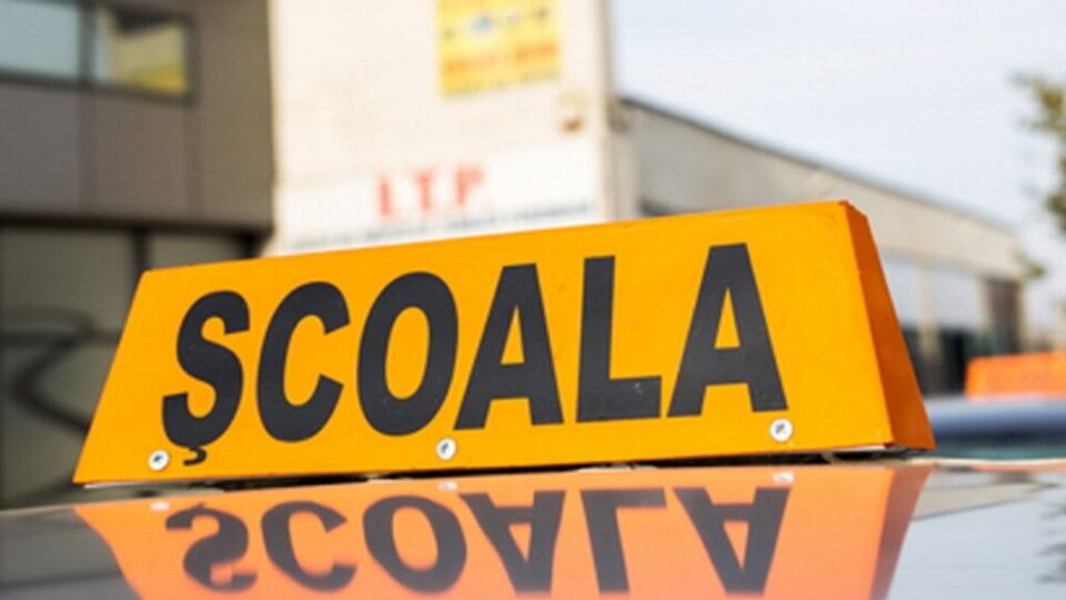 Cine sunt cei șase instructori auto trimiși în judecată pentru corupție la permise