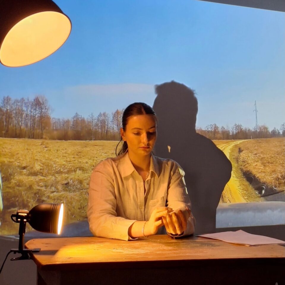 Spectacol-lectură cu mărturia unei supraviețuitoare a deportărilor din Bucovina de Nord din 1941 Spectacol-lectură cu mărturia unei supraviețuitoare a deportărilor din Bucovina de Nord din 1941