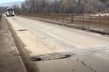 Șoldan a solicitat lucrări imediate la podul peste râul Moldova din Cornu Luncii pentru ca circulația să se facă în condiții de siguranță