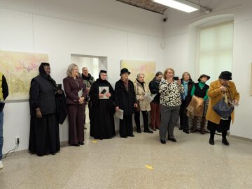 Puritatea crinului din lucrările semnate de artista Doina Mihăilescu trebuie să ne îndemne la meditație