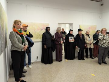 Puritatea crinului din lucrările semnate de artista Doina Mihăilescu trebuie să ne îndemne la meditație