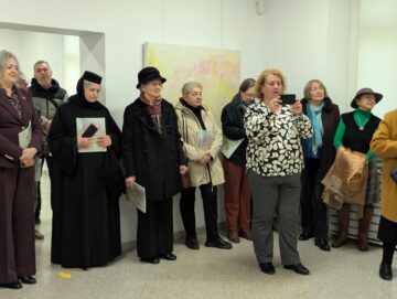 Puritatea crinului din lucrările semnate de artista Doina Mihăilescu trebuie să ne îndemne la meditație