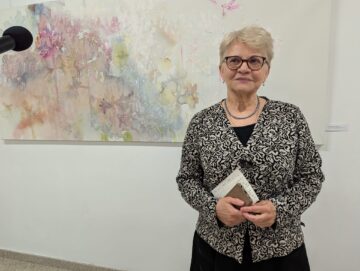 Puritatea crinului din lucrările semnate de artista Doina Mihăilescu trebuie să ne îndemne la meditație