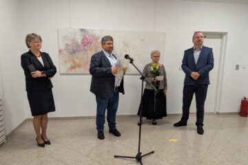 Puritatea crinului din lucrările semnate de artista Doina Mihăilescu trebuie să ne îndemne la meditație