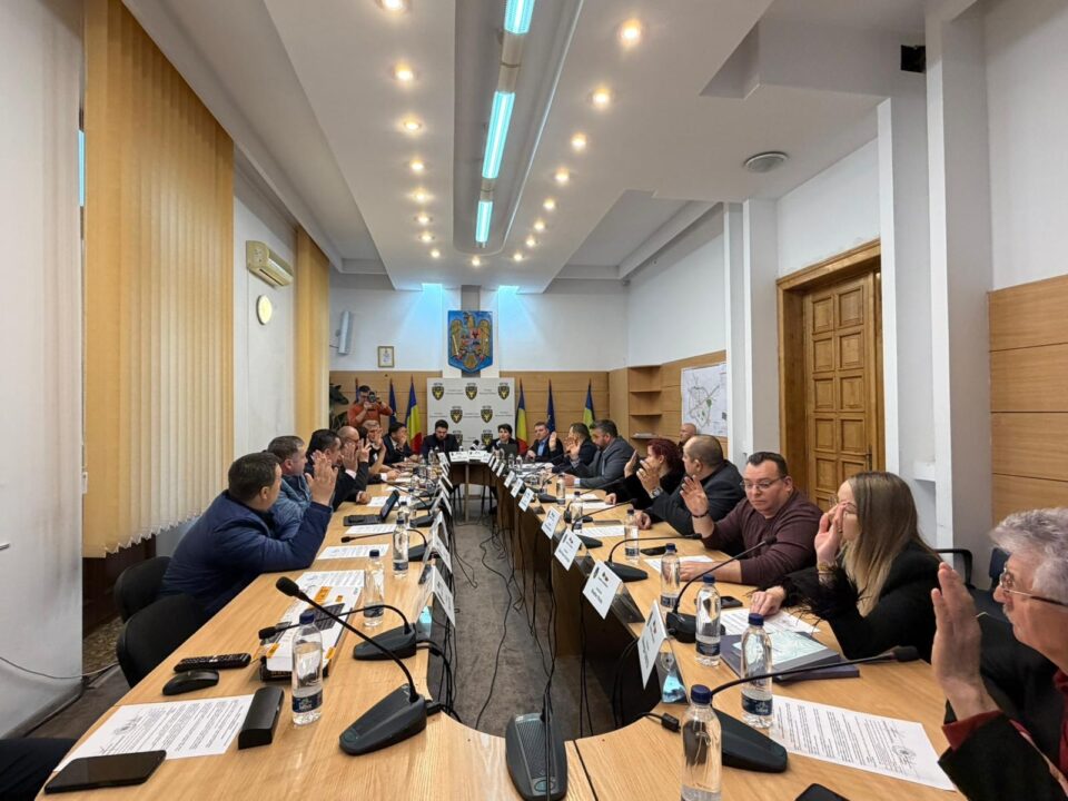 La inițiativa primarului Loghin, Rădăuți este prima localitate din județ care interzice jocurile de noroc