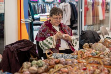 Nicolae Robu la deschiderea Târgului de Paști de la Suceava: „Astfel de inițiative ne reamintesc cât de importante sunt rădăcinile noastre și cât de frumos este să le păstrăm vii”