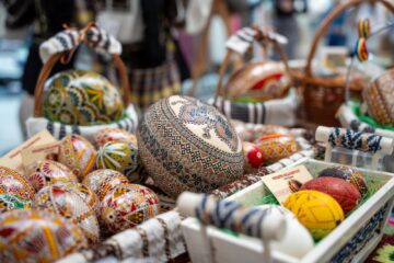 Nicolae Robu la deschiderea Târgului de Paști de la Suceava: „Astfel de inițiative ne reamintesc cât de importante sunt rădăcinile noastre și cât de frumos este să le păstrăm vii”