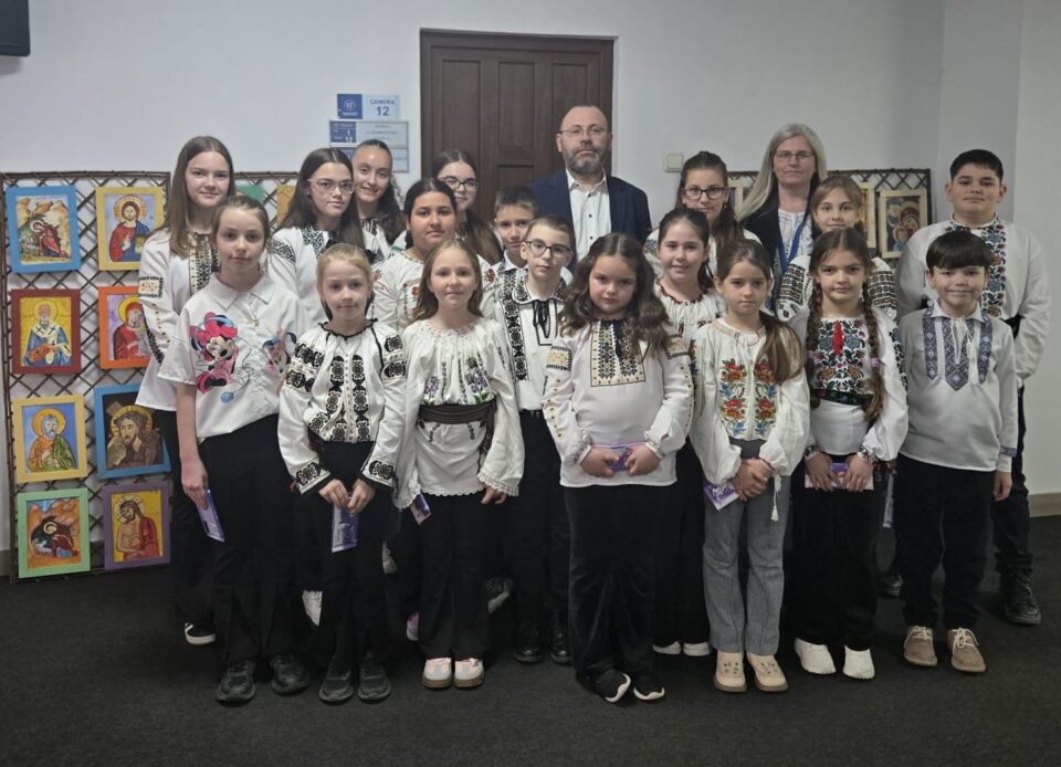 Expoziția „Icoana – fereastră spre Lumină”, la sediul Inspectoratului Școlar Județean Suceava
