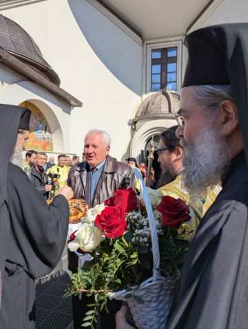 Mii de sucevenii au îmbrăcat haine de sărbătoare și au luat parte la procesiunea de Florii