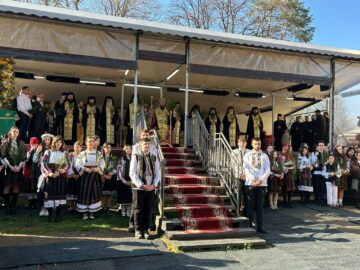 Mii de sucevenii au îmbrăcat haine de sărbătoare și au luat parte la procesiunea de Florii
