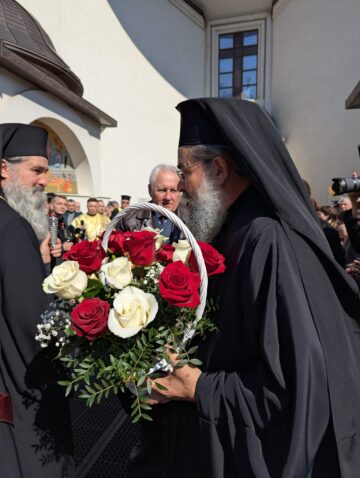 Mii de sucevenii au îmbrăcat haine de sărbătoare și au luat parte la procesiunea de Florii