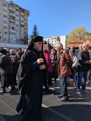 Mii de sucevenii au îmbrăcat haine de sărbătoare și au luat parte la procesiunea de Florii