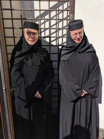 Mii de sucevenii au îmbrăcat haine de sărbătoare și au luat parte la procesiunea de Florii