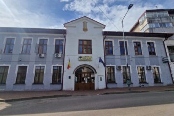 Colegiul de Artă „Ciprian Porumbescu” Suceava Colegiul de Artă „Ciprian Porumbescu” Suceava