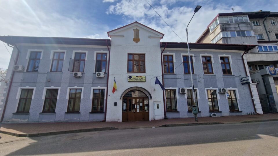 Colegiul de Artă „Ciprian Porumbescu” Suceava Colegiul de Artă „Ciprian Porumbescu” Suceava