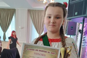O elevă din Grămești a obținut un trofeu la Festivalul „Muguri de cântec și dor”, la Bacău