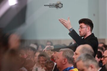 Aproximativ 300 de spectatori au aplaudat Corala „Ciprian Porumbescu” la concertul pascal extraordinar susținut în Bazilica „Adormirea Maicii Domnului” din Cacica