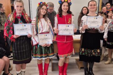 Elevi suceveni, calificați la etapa națională a Concursului de recitare a poeziei ucrainene
