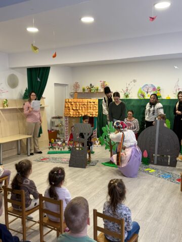 Părinții au fost actori pentru preșcolarii Grădiniței „Așchiuță” Suceava