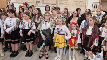 Elevi suceveni, calificați la etapa națională a Concursului de recitare a poeziei ucrainene