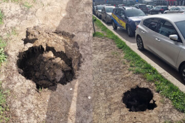 Groapă în centrul Sucevei, care indică un crater subteran, vizavi de Casa de Cultură Groapă în centrul Sucevei, care indică un crater subteran, vizavi de Casa de Cultură