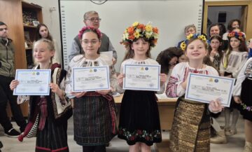 Elevi suceveni, calificați la etapa națională a Concursului de recitare a poeziei ucrainene