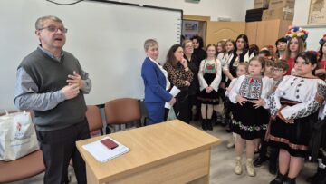 Elevi suceveni, calificați la etapa națională a Concursului de recitare a poeziei ucrainene