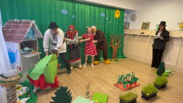 Părinții au fost actori pentru preșcolarii Grădiniței „Așchiuță” Suceava