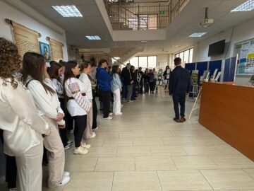 Darius Adrian Ursulean, tânăr artist autodidact, la primul său vernisaj