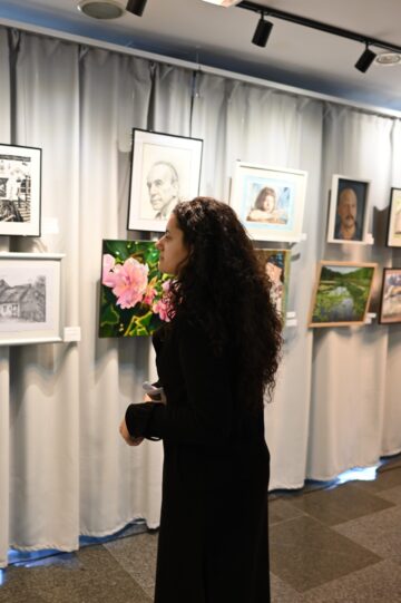 La Galeria de Artă a Centrului Cultural Bucovina a avut loc vernisajul expoziției Concursului Național de Artă Plastică „Ion Irimescu”
