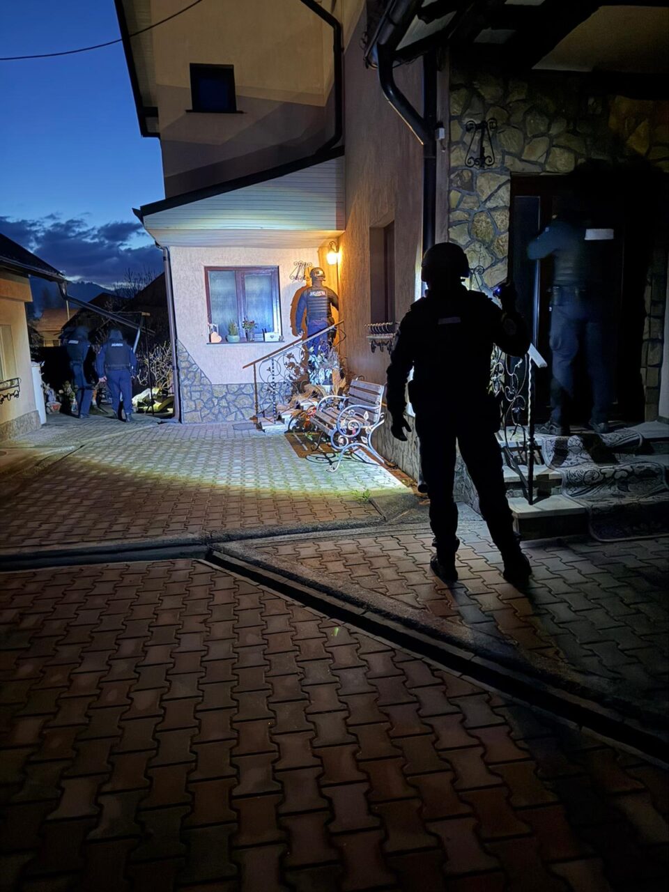 Percheziții la Ocolul Silvic Breaza și la casa șefului de ocol Mihai Dan Lițu Percheziții la Ocolul Silvic Breaza și la casa șefului de ocol Mihai Dan Lițu