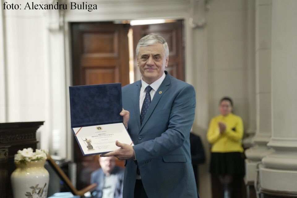 Primarul din Dumbrăveni, premiat de Academia Română Primarul din Dumbrăveni, premiat de Academia Română