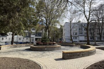 Amenajarea scuarului de lângă fostul restaurant Național din municipiul Suceava a fost finalizată