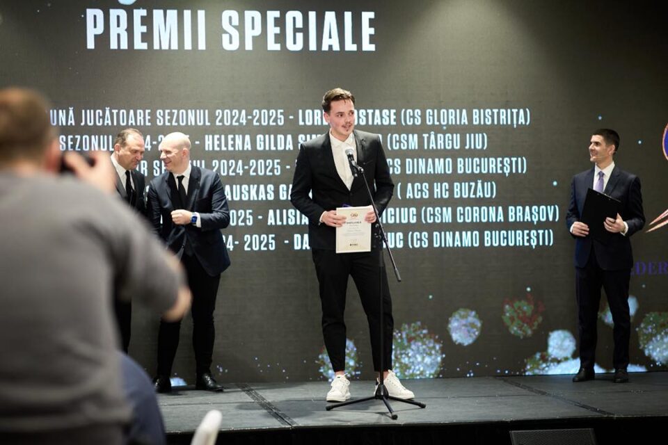 Daniel Stanciuc a fost ales cel mai valoros tânăr jucător din România la Gala Handbalului Românesc Daniel Stanciuc a fost ales cel mai valoros tânăr jucător din România la Gala Handbalului Românesc