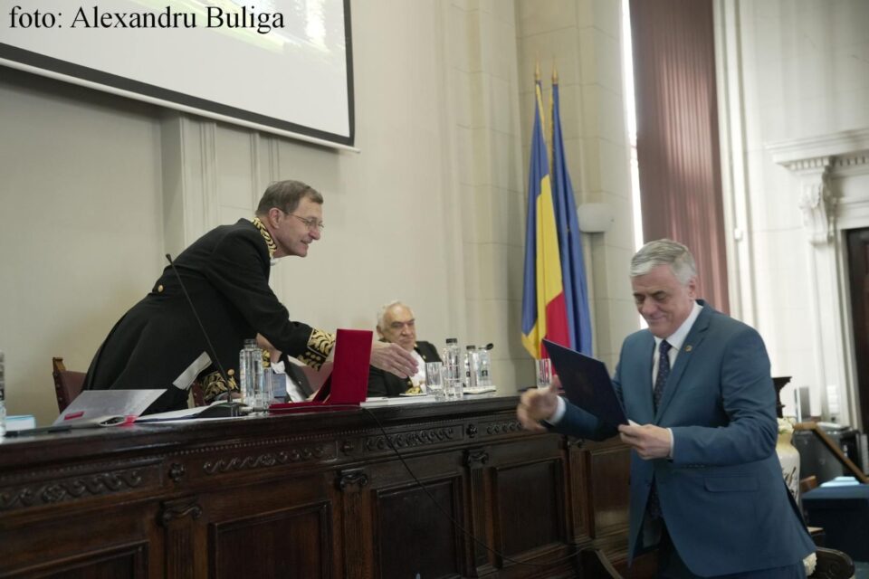 Primarul din Dumbrăveni, premiat de Academia Română
