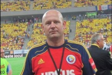 Ghiță Păcurariu pe stadion la un meci al României Ghiță Păcurariu pe stadion la un meci al României
