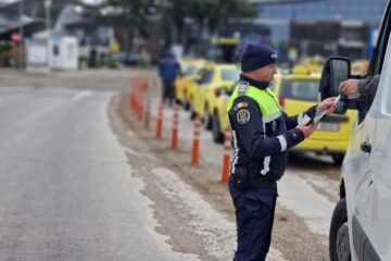 Grămadă de nereguli, descoperite la cei care asigură transportul de persoane spre și dinspre aeroport
