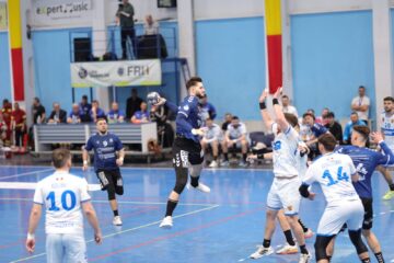 Universitarii n-au avut milă de ultima clasată Universitarii n-au avut milă de ultima clasată