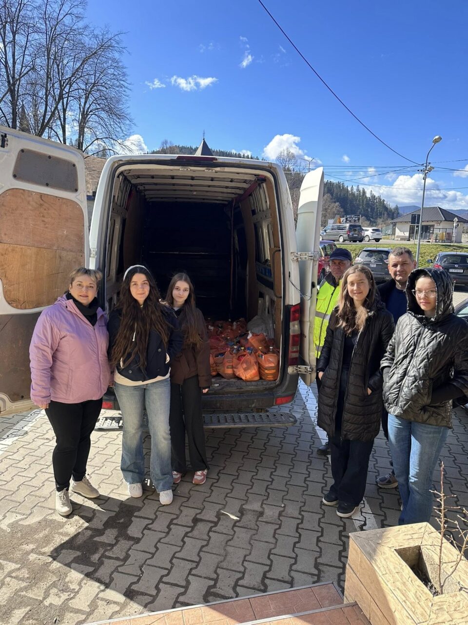 130 de pachete cu alimente au fost împărțite familiilor nevoiașe din Milișăuți, Marginea și Sucevița