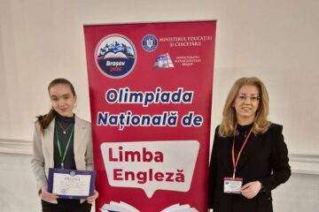 Eleva Costîn Ecaterina, de la Colegiul „Petru Rareș”, alături de insp. Parascheva Hisem Eleva Costîn Ecaterina, de la Colegiul „Petru Rareș”, alături de insp. Parascheva Hisem