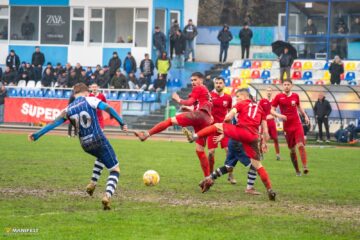 Cetatea și Șoimii s-au dezlănțuit în Vinerea Mare. Foto Agenția Manifest Cetatea și Șoimii s-au dezlănțuit în Vinerea Mare. Foto Agenția Manifest