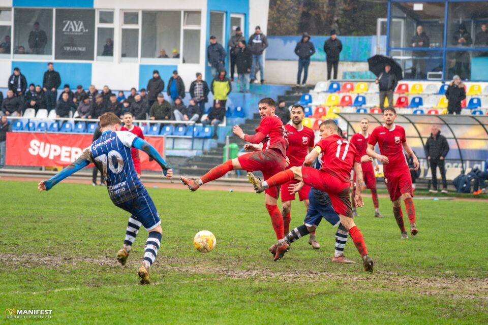 Cetatea și Șoimii s-au dezlănțuit în Vinerea Mare. Foto Agenția Manifest