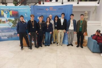 Elevii suceveni s-au întors cu premii și medalii de la Naționala de Fizică, de la Craiova Elevii suceveni s-au întors cu premii și medalii de la Naționala de Fizică, de la Craiova