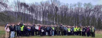 „100 de copii pentru 100 de stejari”. Elevi ai Școlii Nr. 4, într-o acțiune de plantare la Dărmănești