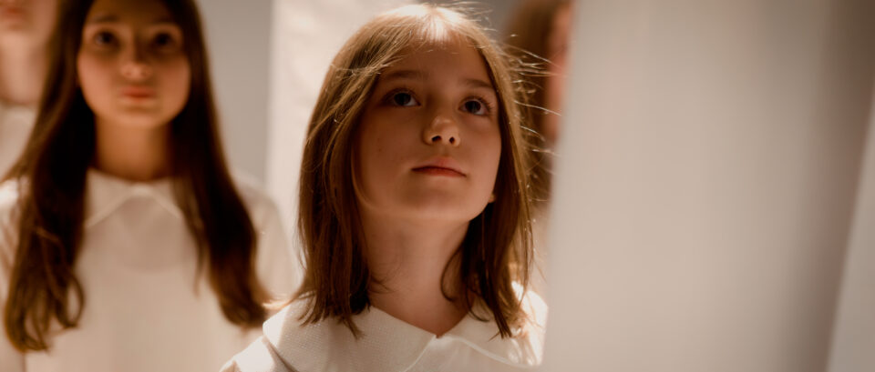 Suceveanca Denisa Puițău, cunoscută de la „Vocea României”, a lansat prima piesă originală, „Nu m-ai ocolit”