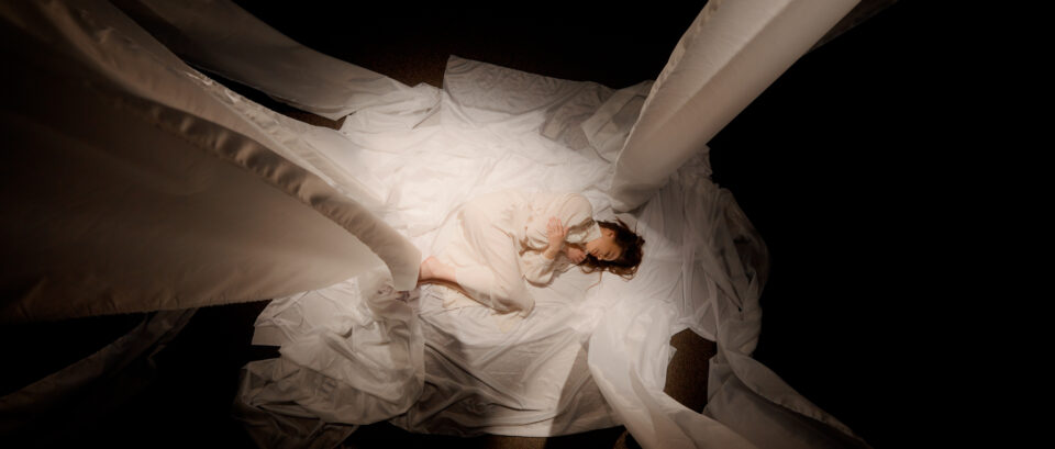 Suceveanca Denisa Puițău, cunoscută de la „Vocea României”, a lansat prima piesă originală, „Nu m-ai ocolit”