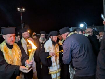 Sfânta Lumină de la Ierusalim a ajuns la Suceava