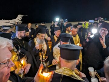 Sfânta Lumină de la Ierusalim a ajuns la Suceava