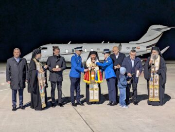 Sfânta Lumină de la Ierusalim a ajuns la Suceava