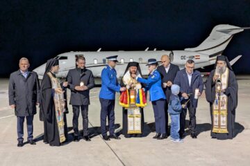 Sfânta Lumină de la Ierusalim a ajuns la Suceava